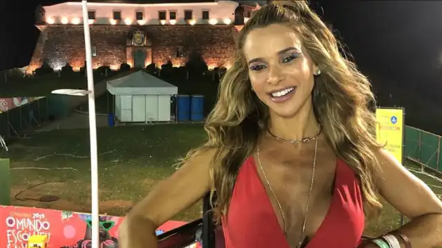 Dany Bananinha relata problema causado por prótese de silicone: ‘Abriu um buraco no meu peito’