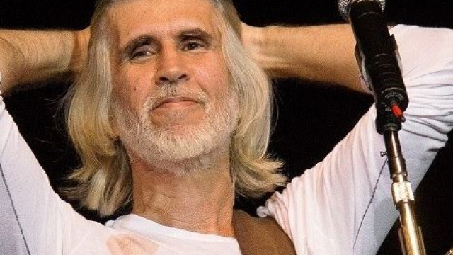 Oswaldo Montenegro adia show em Brasília por infecção nas cordas vocais