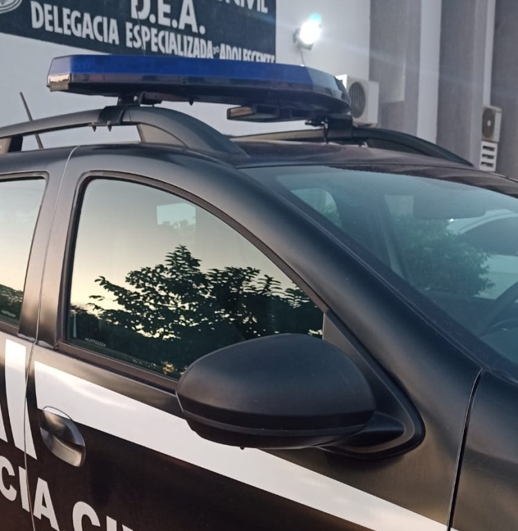 Polícia Civil prende mulher com extensa ficha criminal e foragida da Justiça
