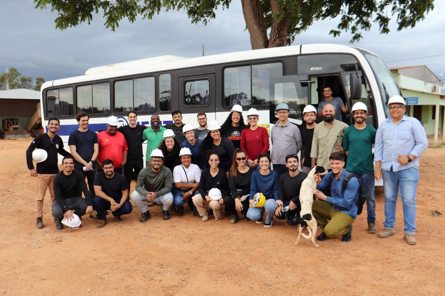Acadêmicos do curso de Engenharia de Minas fazem visita técnicas a empresas de mineração da região