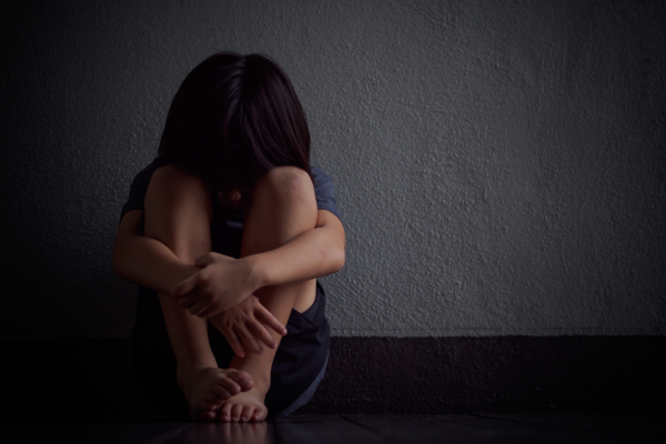 Colíder: Babá é acusada de estrangular e bater cabeça de criança de 4 anos na parede