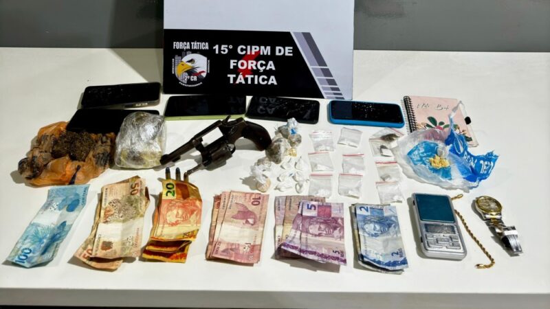 Força Tática prende dupla por tráfico, apreende drogas e arma de fogo