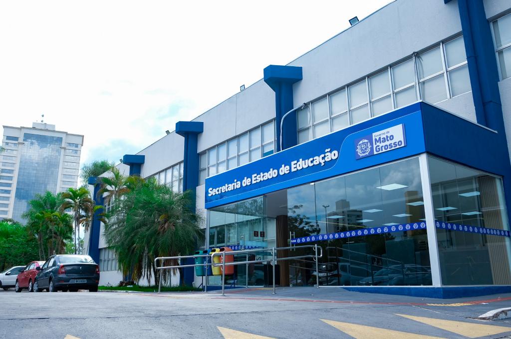Governo de MT afasta diretor de escola preso em operação do GAECO contra pedofilia