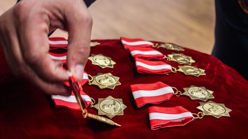 Corpo de Bombeiros exibe documentário e entrega medalhas em homenagem aos 60 anos de corporação nesta quinta-feira (28)