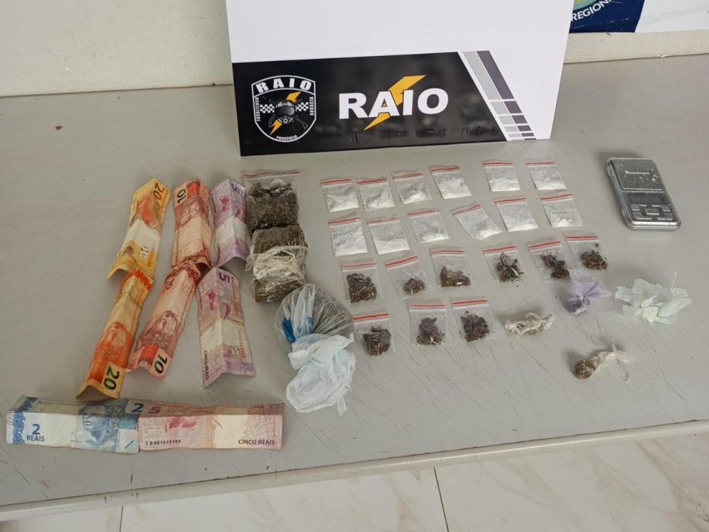 Companhia Raio prende homem com porções de maconha e cocaína em Cuiabá