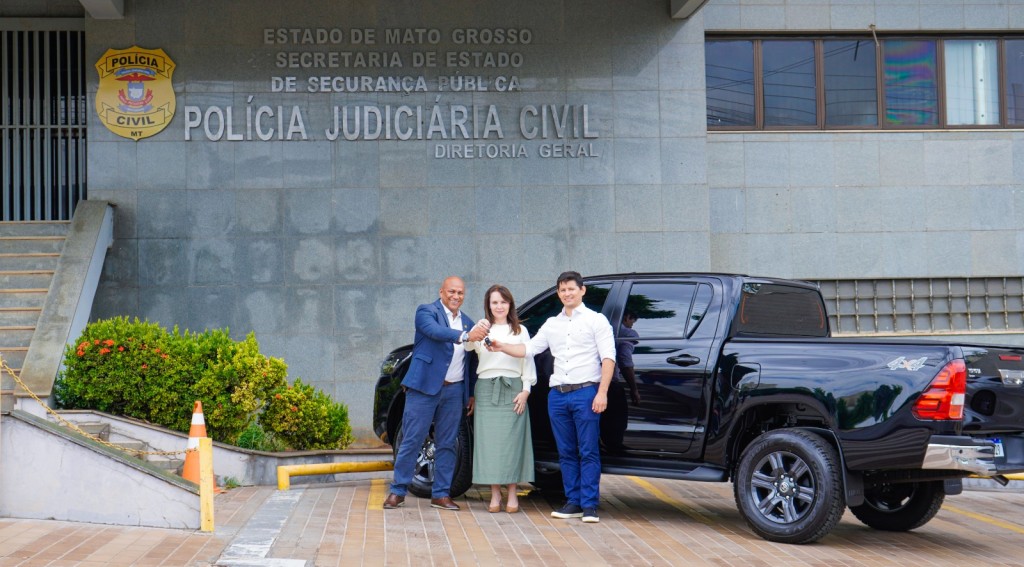 Polícia Civil recebe camionete que será utilizada na repressão aos crimes ambientais