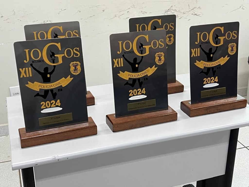 Acadepol entrega trofeús aos 5 primeiros colocados da XII edição dos Jogos Internos