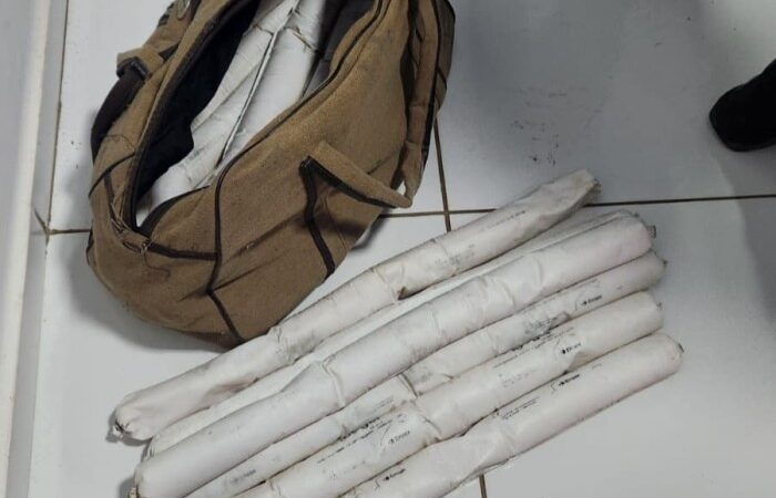 Polícia Militar apreende 14 artefatos explosivos e prende três pessoas em flagrante