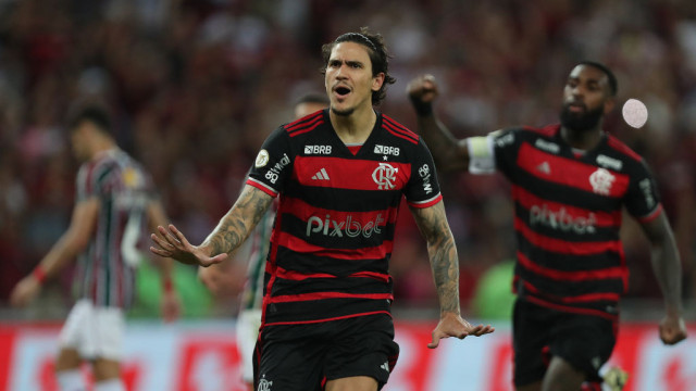 Flamengo vive lacunas com adeus do ídolo e lesão de Pedro