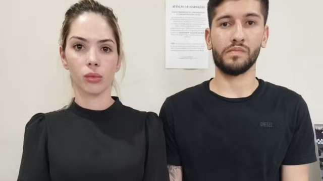 Influenciadora e ex-jogador são detidos por posse de carro roubado