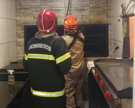 Bombeiros extinguem princípio de incêndio em estabelecimento comercial