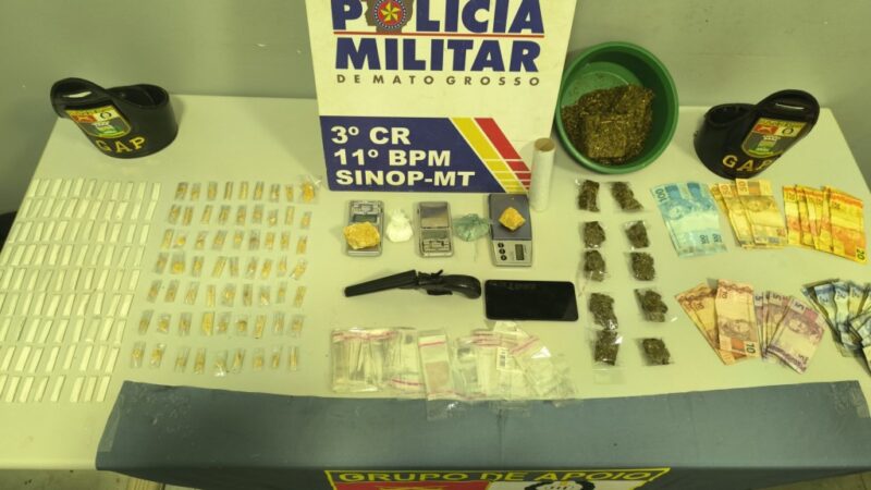 PM prende dupla por tráfico de drogas, apreende 180 porções de cocaína e duas armas