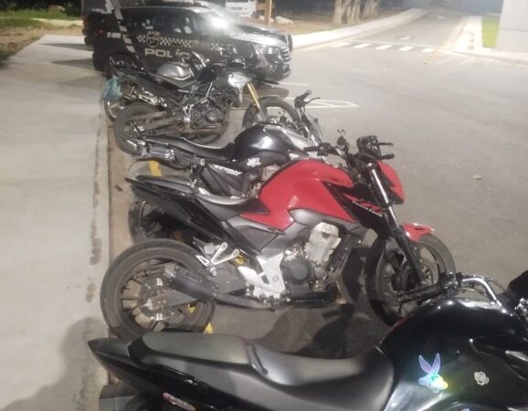 PM apreende cinco motocicletas e prende uma pessoa durante encontro na Rodovia MT-251