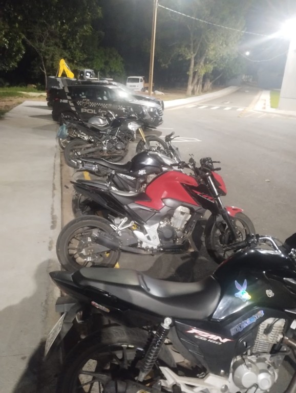 PM apreende cinco motocicletas e prende uma pessoa durante encontro na Rodovia MT-251