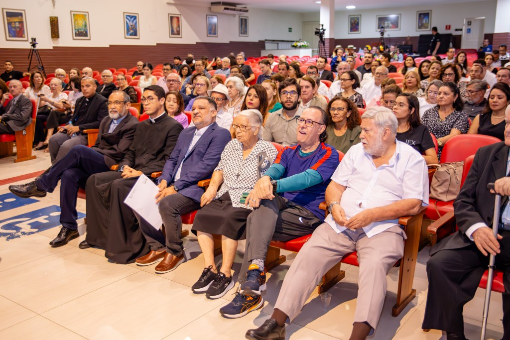 ALMT entrega moções de aplausos pelos 130 anos da Presença Salesiana no estado