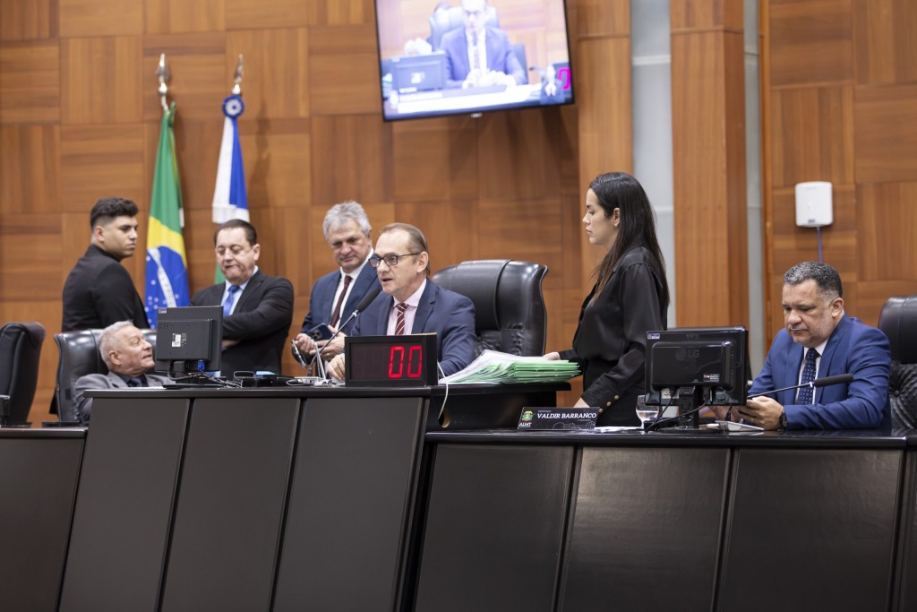 Deputados aprovam PL que institui Diretoria Metropolitana de Educação