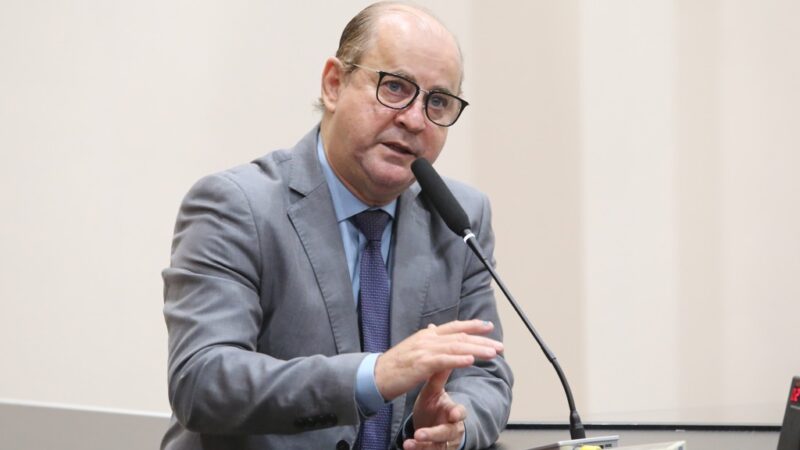Dr. Eugênio cobra apoio ao produtor de leite e preço do produto é exigido em lei com a derrubada de veto