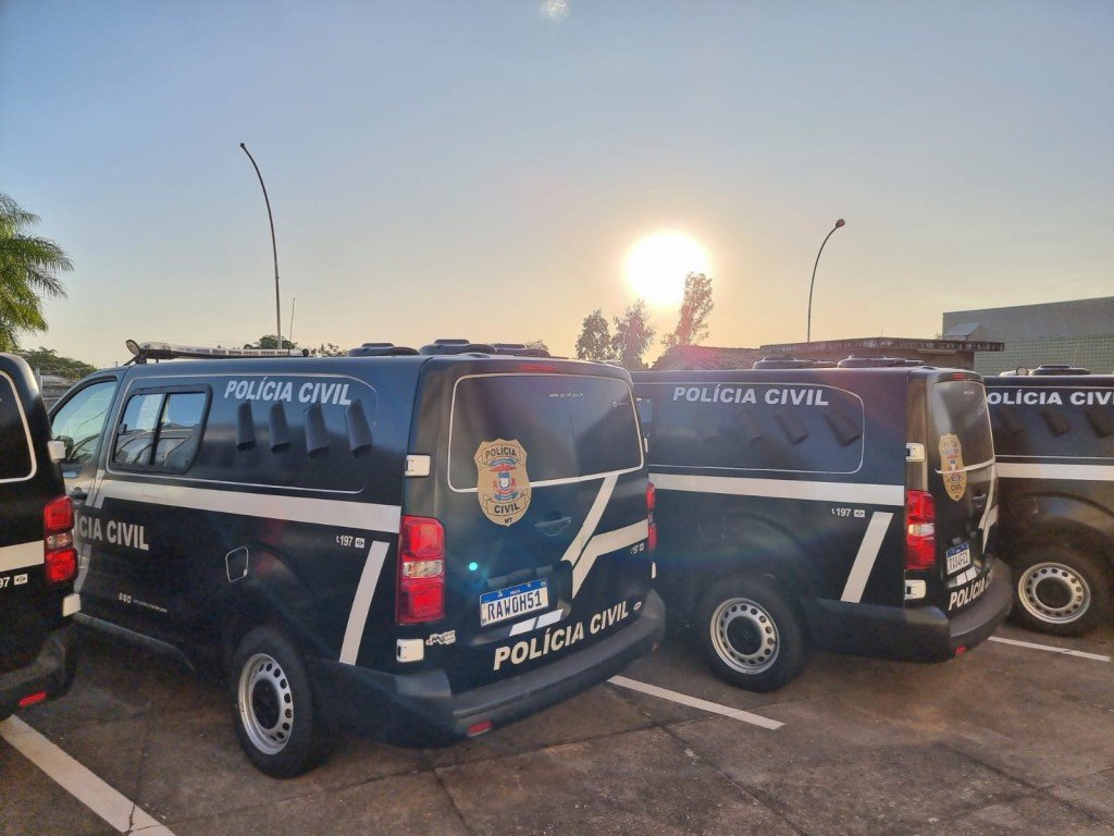 Polícia Civil cumpre mandados contra grupo criminoso envolvido em execução de vítima trans