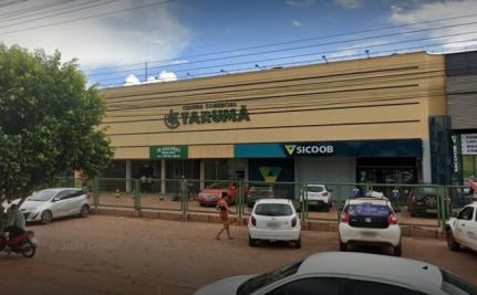 Bandidos invadem banco e tentam arrombar cofre; suspeito é preso