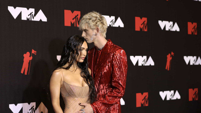 Megan Fox e Machine Gun Kelly estão separados após crise de ciúme, diz site