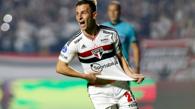 Santos ajusta detalhes com São Paulo e fica perto de ter meia Galoppo por empréstimo