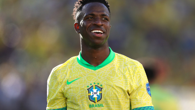Vini Jr. desabafa após ser eleito melhor do mundo: ‘Tentam me invalidar’