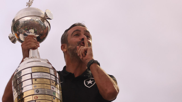 Artur Jorge nega volta a Portugal: "Tenho propostas mais tentadoras"