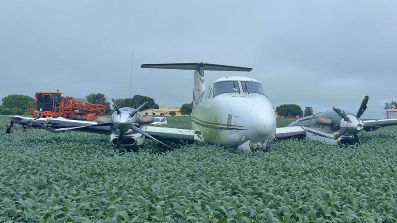 Avião sai da pista durante pouso e para em plantação no Mato Grosso