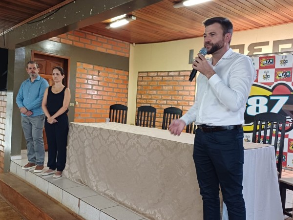 Prefeito Rodrigo participa de reunião com servidores da saúde