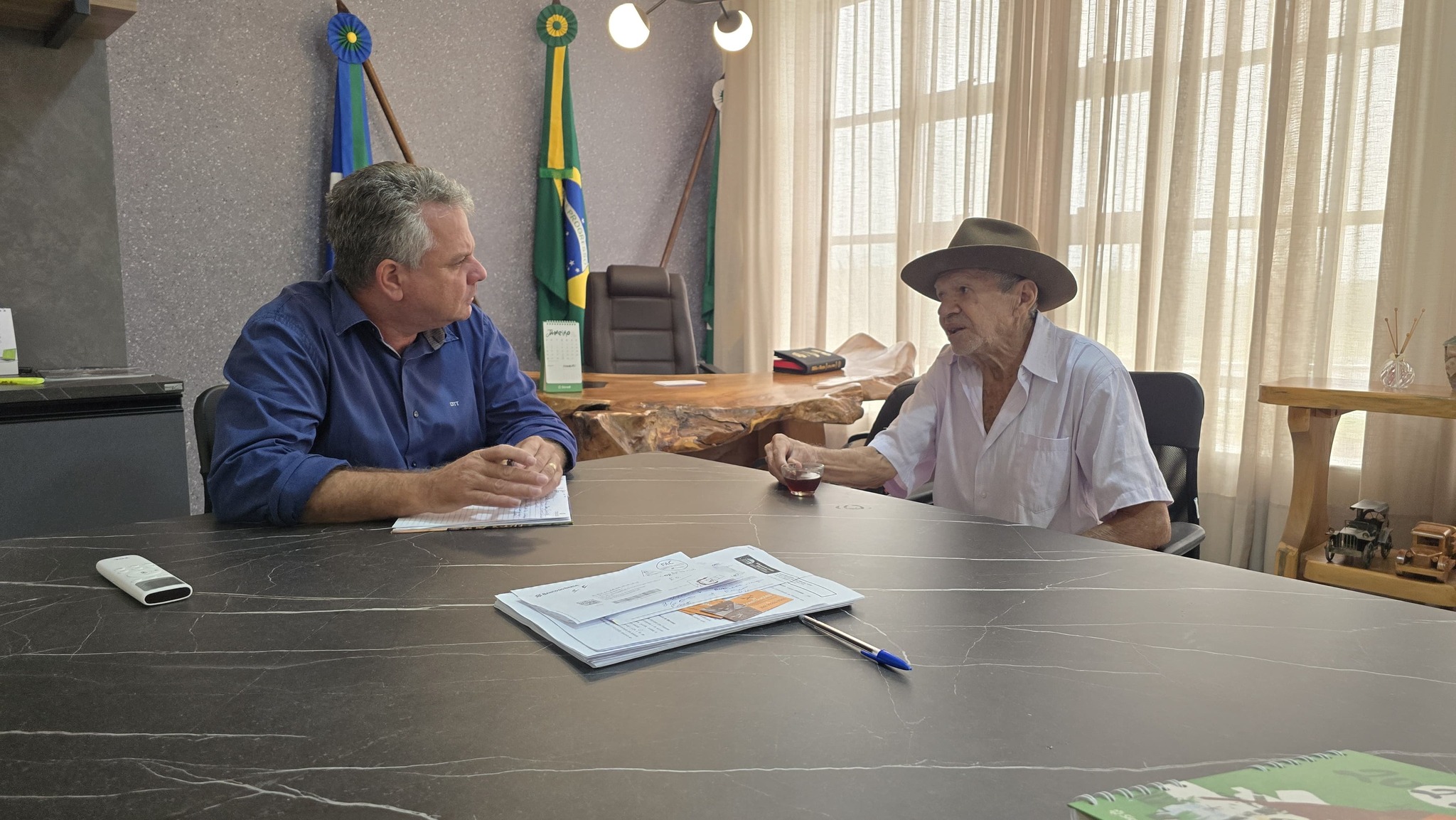 Prefeito Casciano Recebe Morador e Reforça Compromisso com Administração Participativa