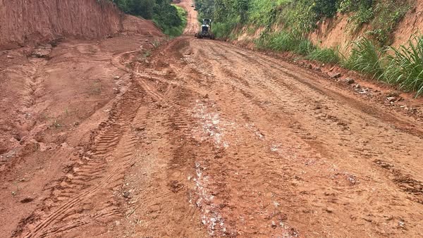 Prefeitura Municipal recupera trecho crítico da Serra Vilson Cunha