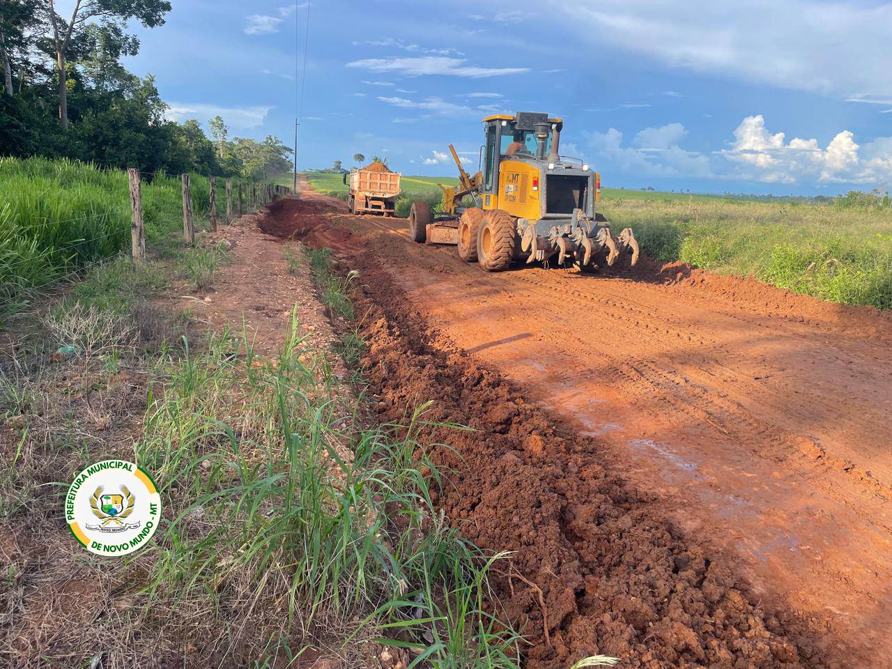 Secretaria de Obras está realizando cascalhamento na linha do shimitz