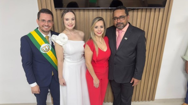 Prefeito Vinicius Oliveira e vice são empossados em Nova Canaã do Norte