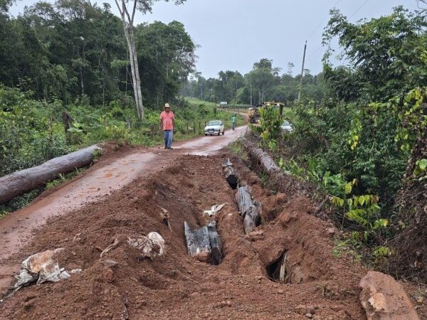 Colíder: Infraestrutura realiza manutenção em estrada e ponte na região da Tratex