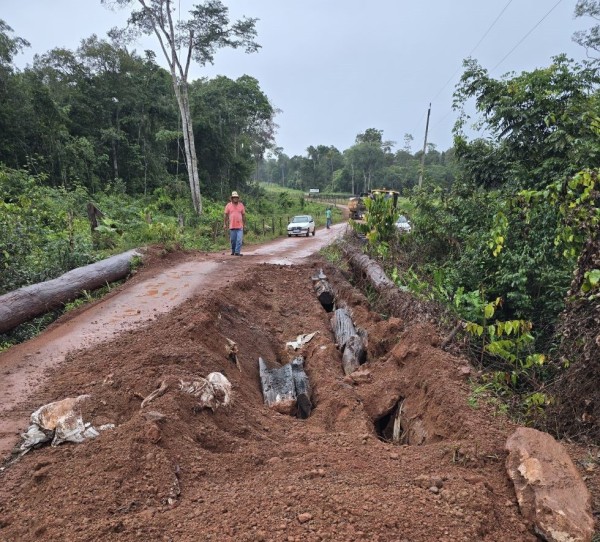 Colíder: Infraestrutura realiza manutenção em estrada e ponte na região da Tratex