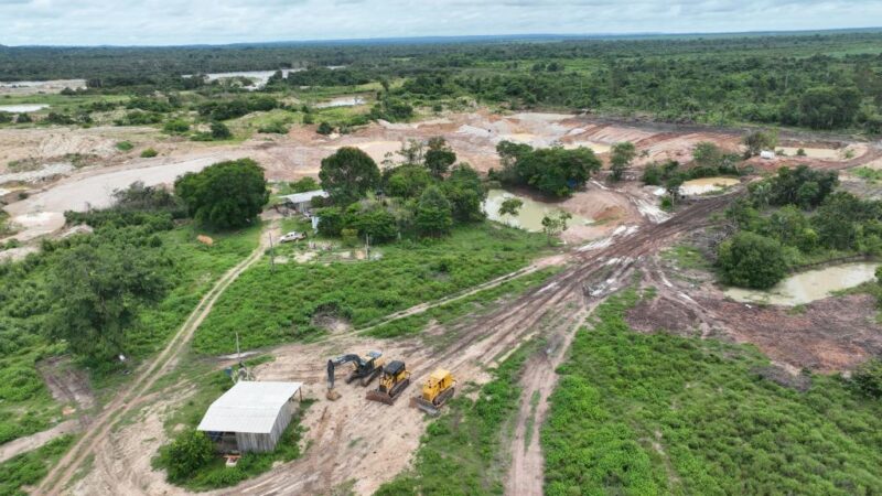 Sema apreende três máquinas e embarga garimpo ilegal em Peixoto de Azevedo