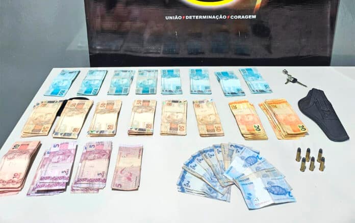 Polícia prende motociclista transportando mais de R$ 16 mil em Mato Grosso