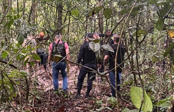 Bombeiros localizam 12º corpo em cemitério clandestino em Lucas do Rio Verde