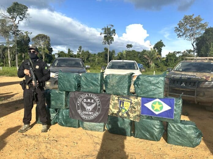 Polícia apreende 500 quilos de drogas próximo à pista de pouso em Mato Grosso