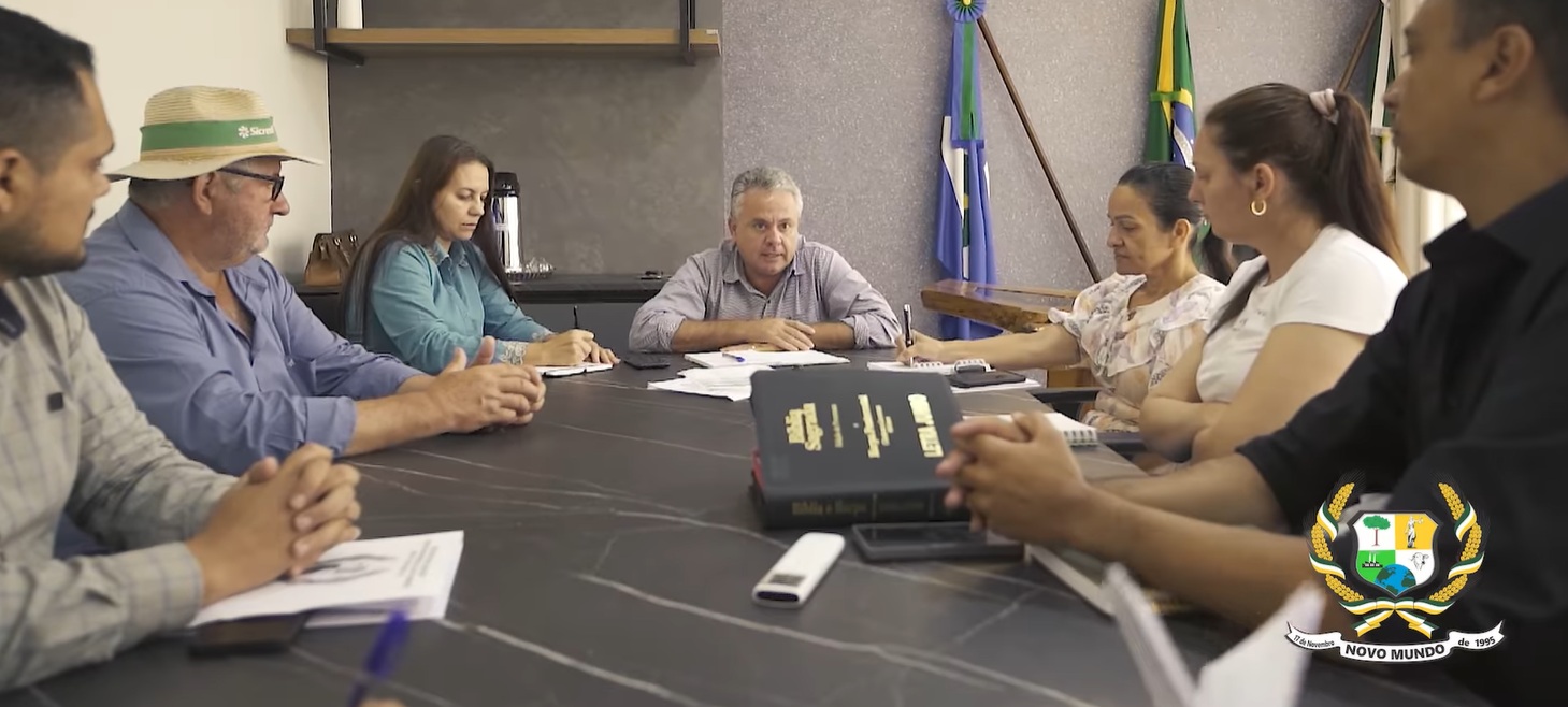 PREFEITURA REALIZA REUNIÃO ESTRATÉGICA PARA ADMINISTRAÇÃO DE NOVO MUNDO.