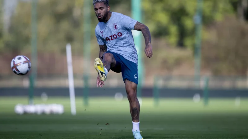 Douglas Luiz, da Juventus, está na mira do Manchester City, afirma site