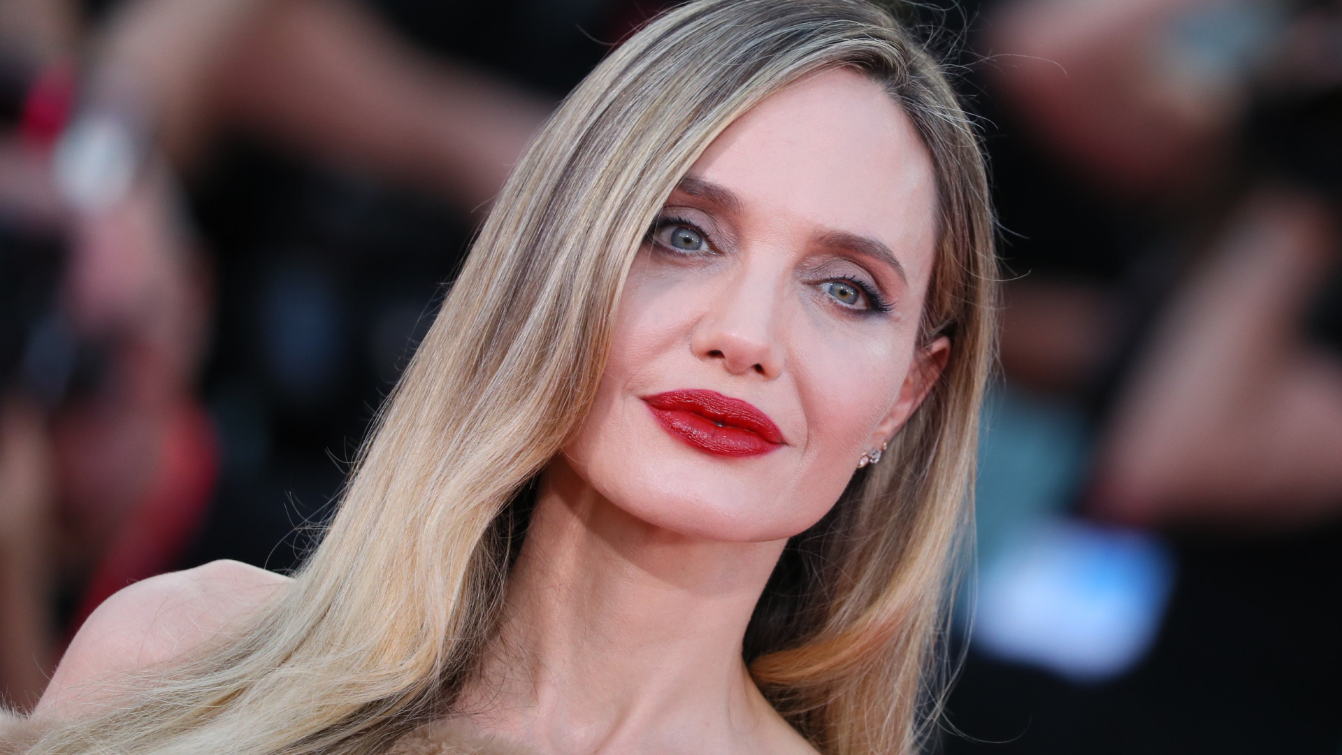 Angelina Jolie diz ter mentido para conseguir o papel de protagonista no filme ‘Maria Callas’