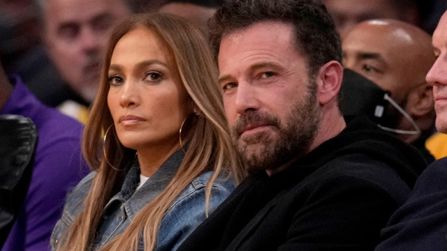 Jennifer Lopez e Ben Affleck assinam divórcio após cinco meses