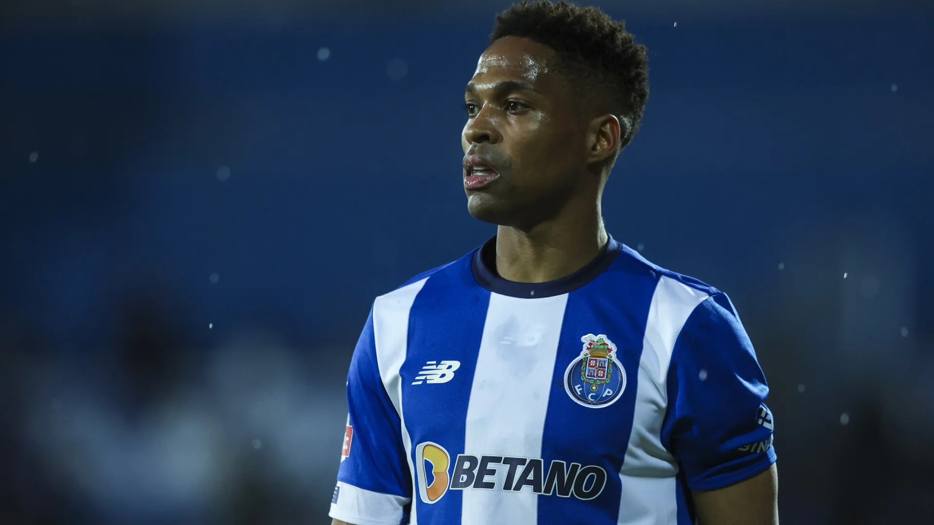 São Paulo acerta venda de joia da base ao Porto em troca de Wendell de imediato