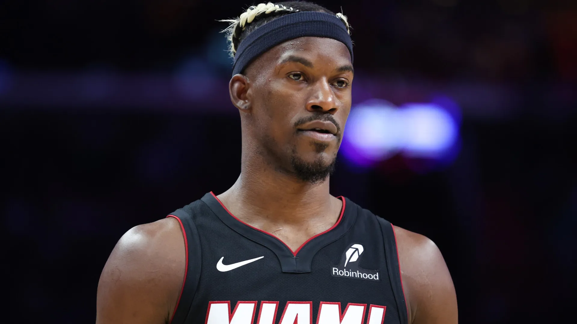 Miami Heat suspende Jimmy Butler por mais por dois jogos por voo perdido e ‘insubordinação’