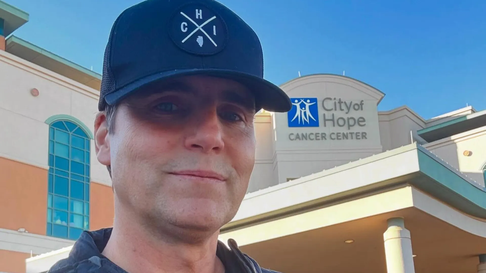 Ator Colin Egglesfield é diagnosticado com câncer pela 3.ª vez