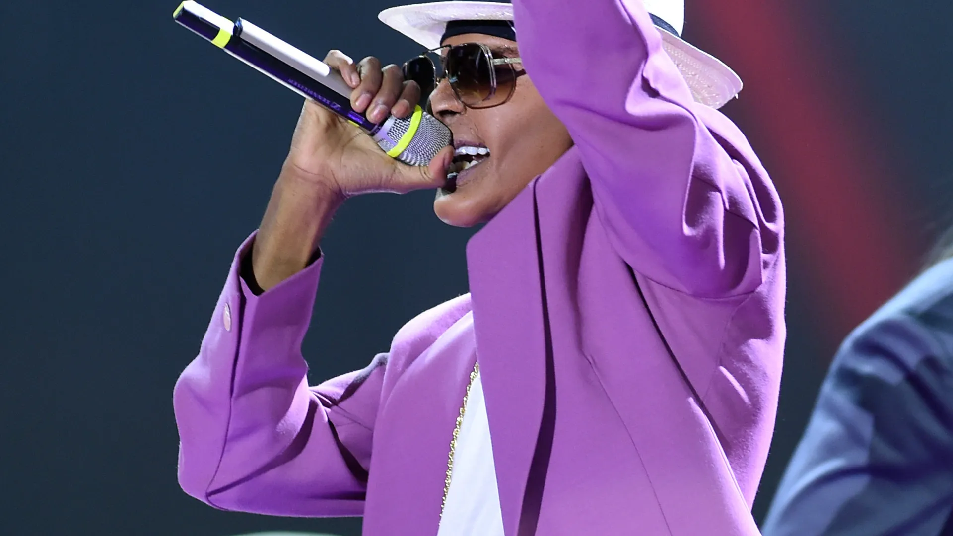 Bruno Mars faz história e posta: “Ficarei sem dívidas em pouco tempo”