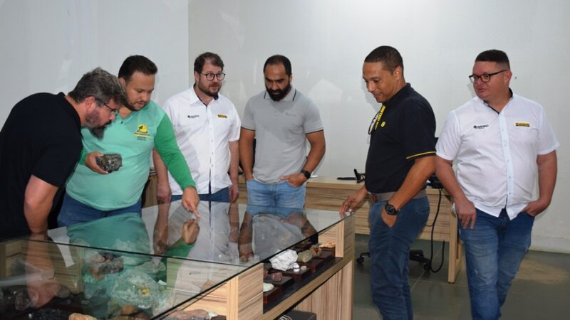 Representantes da New Holland visitam a Coogavepe