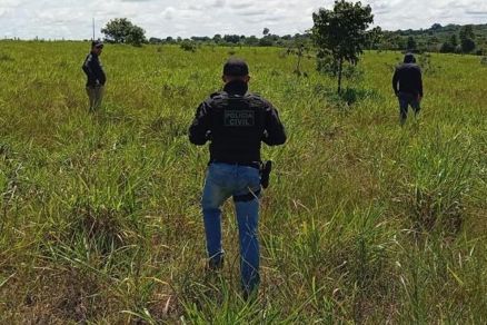 Funcionário de sítio em MT encontra corpo com pernas amarradas