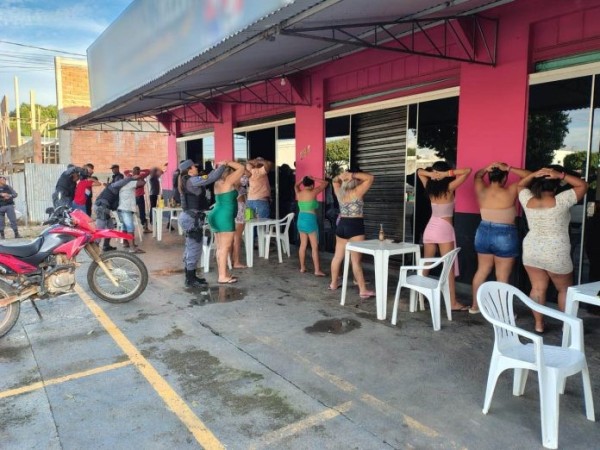 Alta Floresta: duas jovens são resgatadas e 25 pessoas são abordadas em estabelecimento que explorava prostituição